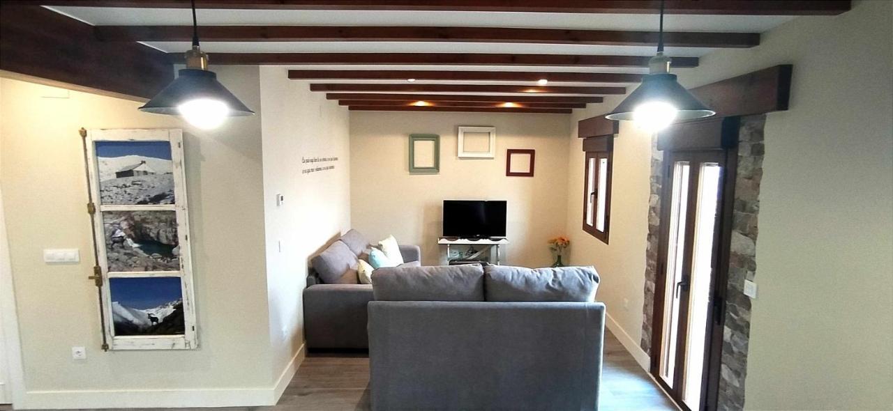 Apartamentos La Rosa Y El Pastor Guijo de Santa Barbara ภายนอก รูปภาพ